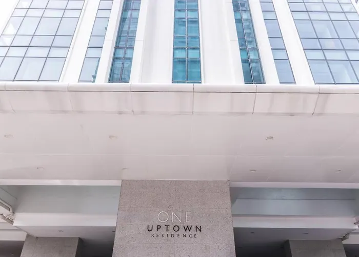 Angeliz Suites: Uptown Bgc Apartment Manila