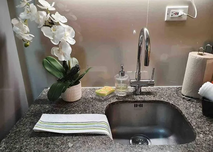 Apartment Angeliz Suites: Uptown Bgc Manila