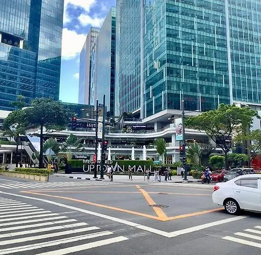 Angeliz Suites: Uptown Bgc Apartment Manila